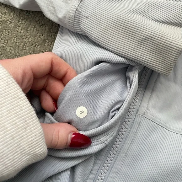 Lululemon zip up - Picture 3 of 4